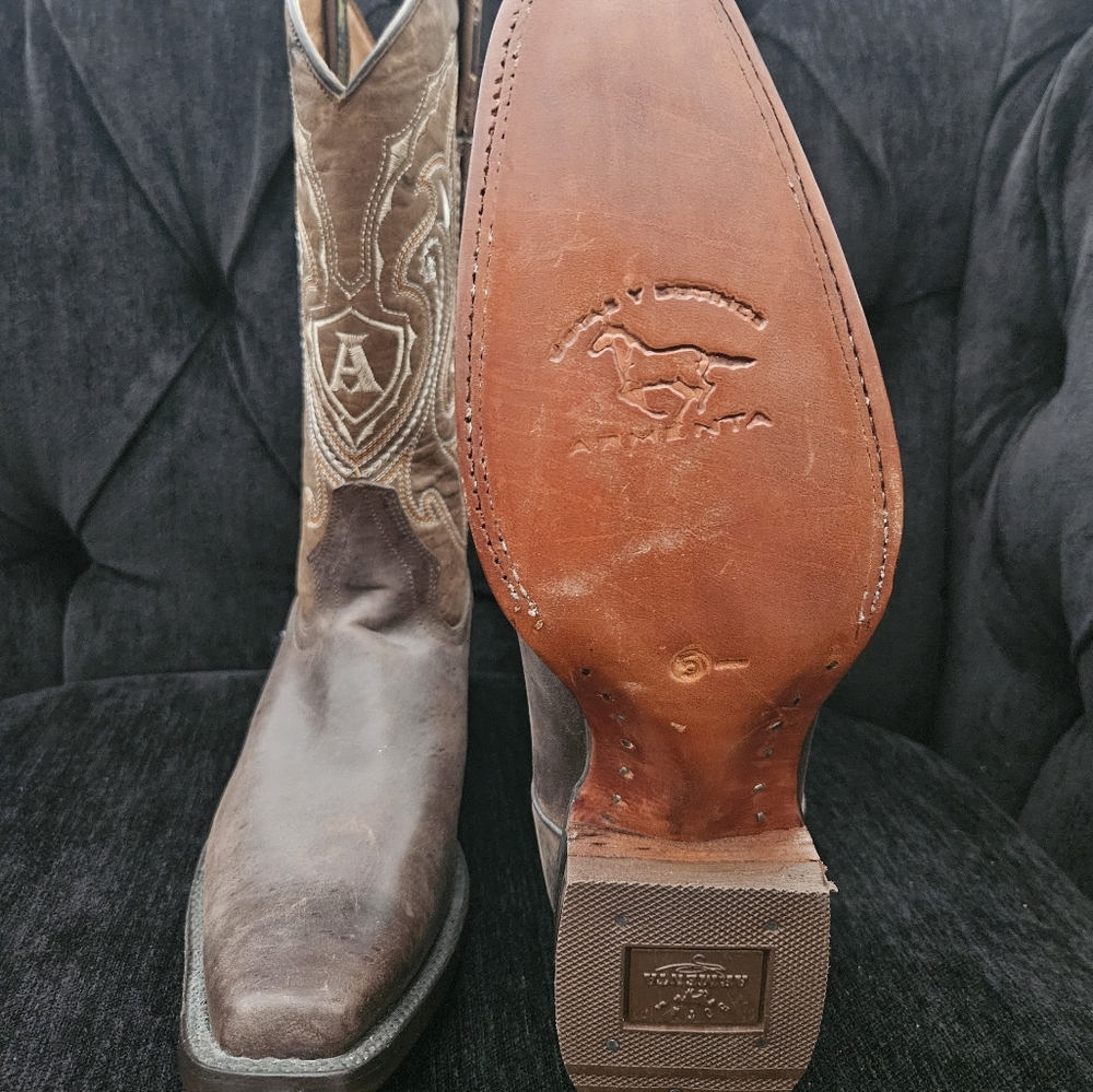 Men's cowboy boots New without tags brand armenta size 7